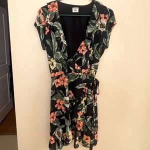 Aritzia- Sunday Best Island floral print wrap dress